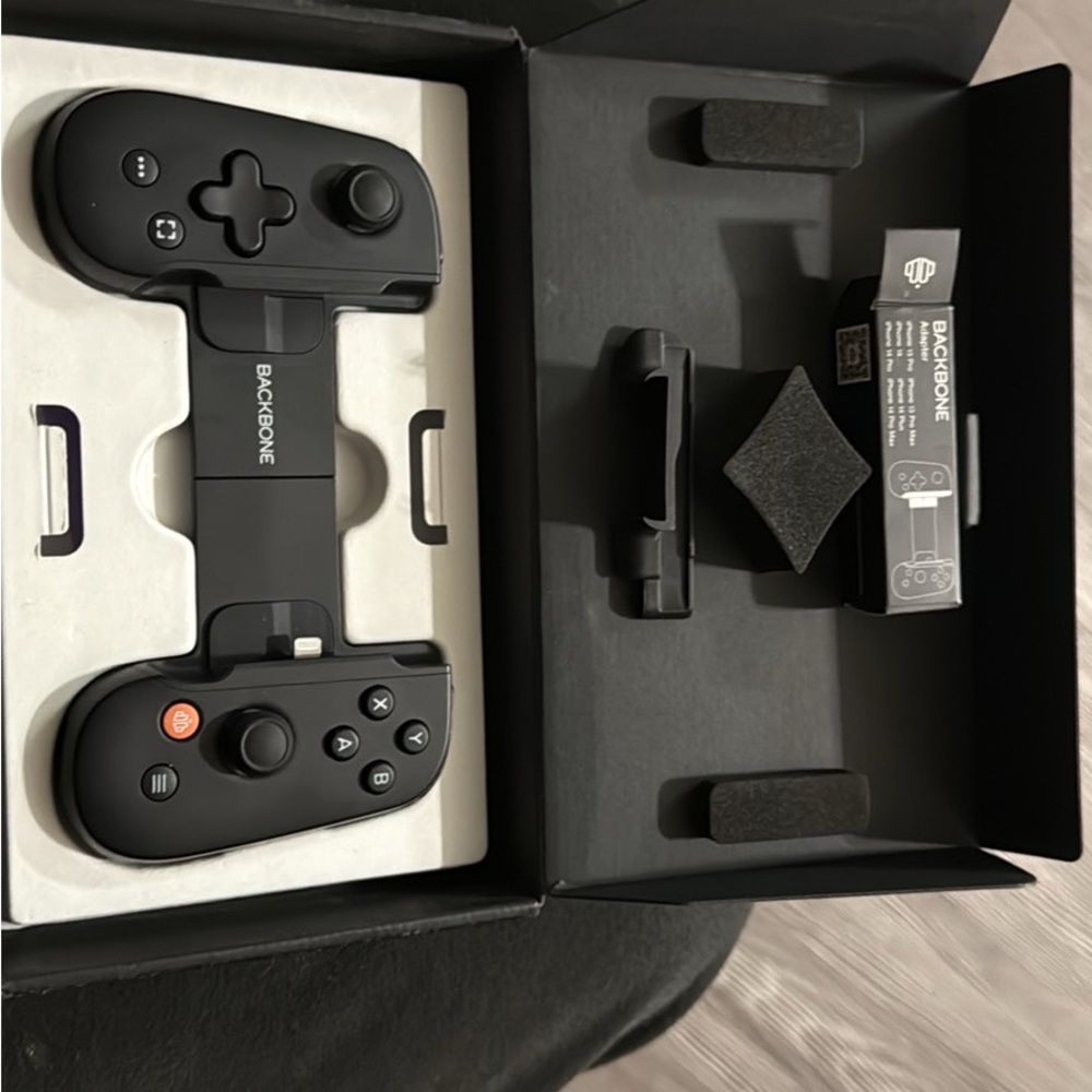 Black Dual-Grip Adapter with Protective Case